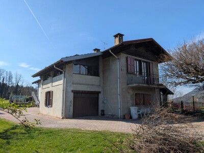 CUNARDO, CONTESTO BIFAMILIARE CON GIARDINO