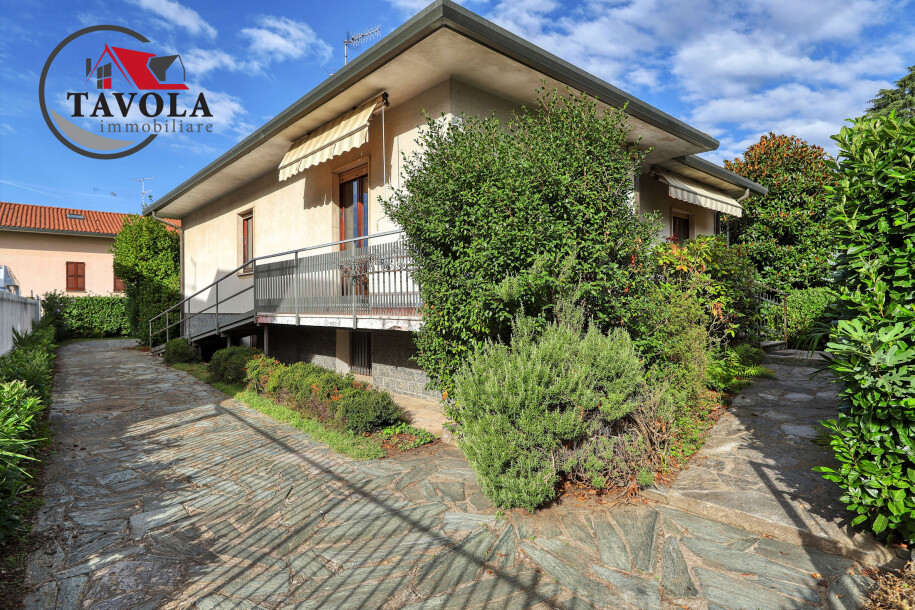 ARCISATE, VILLA CON GIARDINO-1