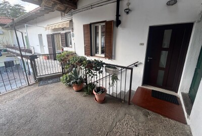 INDUNO OLONA, PORZIONE TERRACIELO CON BOX E LOCALE SGOMBERO