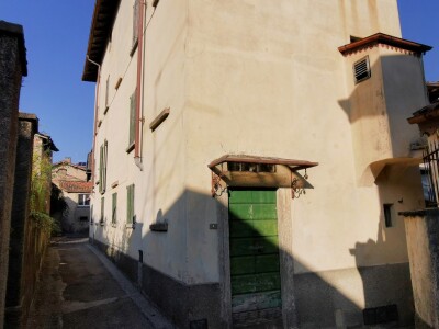 CUASSO AL MONTE, BORGNANA, TERRATETTO CON GIARDINO