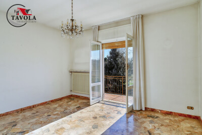 ARCISATE, TRILOCALE IN BIFAMILIARE