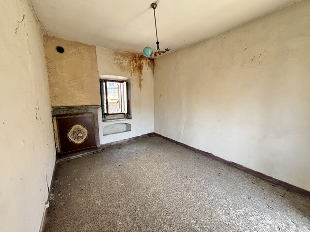 BRENTA, PORZIONE DI CASA TERRA CIELO DA RISTRUTTURARE-11