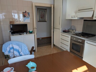 CUASSO AL MONTE, CASA INDIPENDENTE CON AMPIA AUTORIMESSA