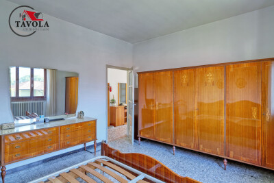 PORTO CERESIO, CASA BIFAMILIARE