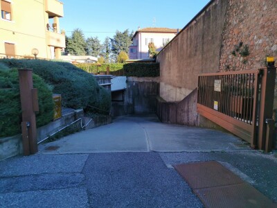VARESE, AUTORIMESSA 48 MQ