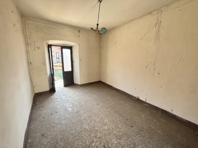BRENTA, PORZIONE DI CASA TERRA CIELO DA RISTRUTTURARE
