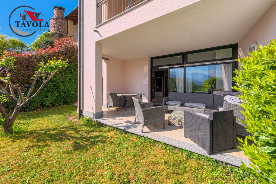 CUASSO AL MONTE, APPARTAMENTO CON PISCINA E VISTA LAGO-17