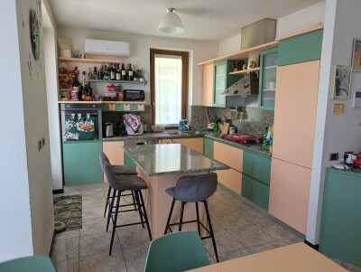 CUASSO AL PIANO, SIGNORILE VILLA CON PARCO