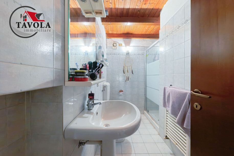 PORTO CERESIO - PORZIONE DI CASA TERRA-CIELO-15