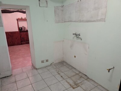 INDUNO OLONA, TRILOCALE IN CORTE CON BOX