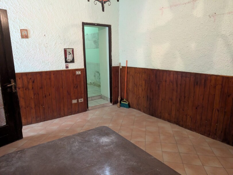 INDUNO OLONA, TRILOCALE IN CORTE CON BOX-19