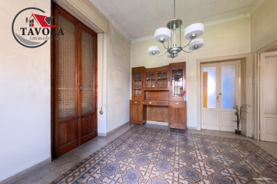 ARCISATE, VILLA BIFAMILIARE
