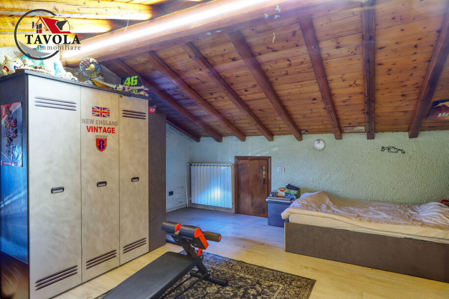 COCQUIO TREVISAGO, CALDANA, APPARTAMENTO CON TERRAZZO E BOX-17