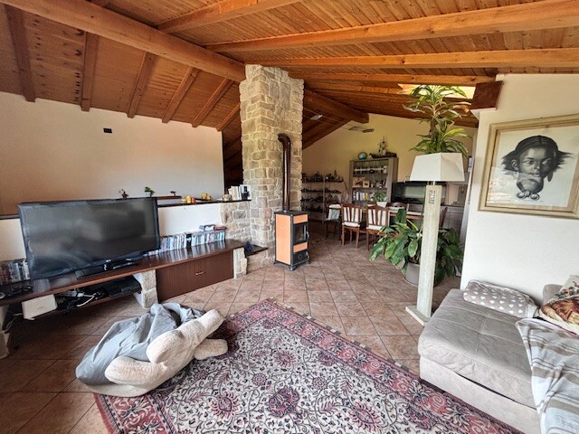 ARCISATE, VILLA A SCHIERA DI TESTA CON GIARDINO-23