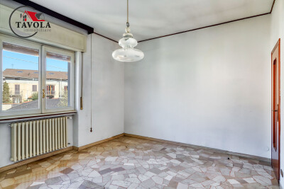 ARCISATE, TRILOCALE IN BIFAMILIARE