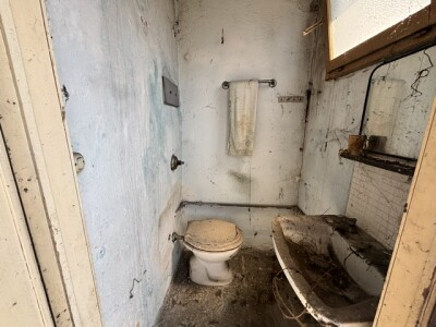BRENTA, PORZIONE DI CASA TERRA CIELO DA RISTRUTTURARE