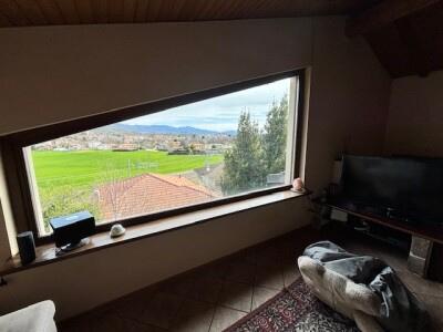 ARCISATE, VILLA A SCHIERA DI TESTA CON GIARDINO