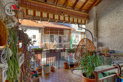 COCQUIO TREVISAGO, CALDANA, APPARTAMENTO CON TERRAZZO E BOX