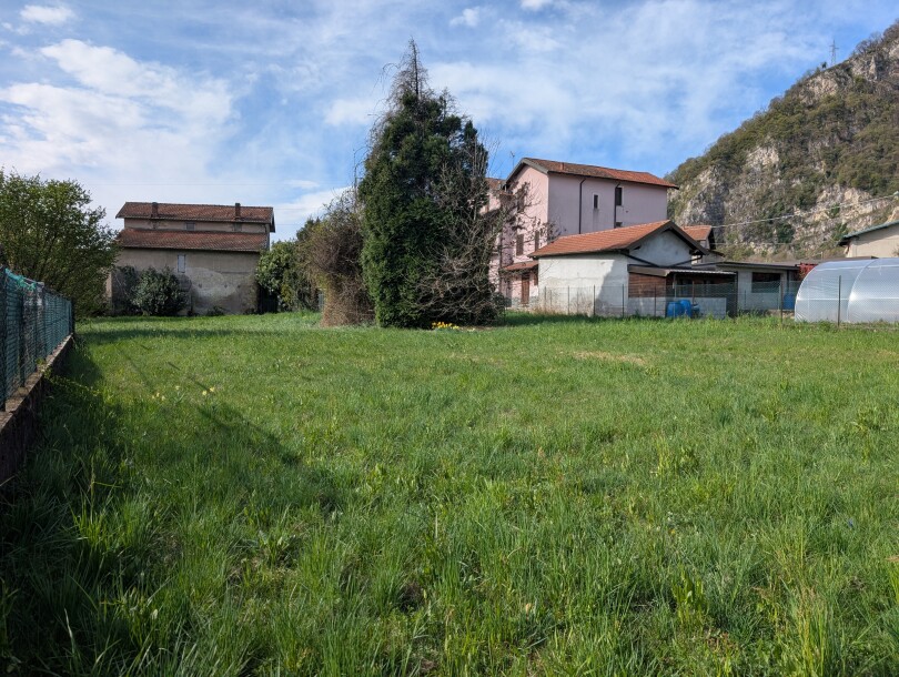 BISUSCHIO, FAVOLOSO TERRENO EDIFICABILE-2