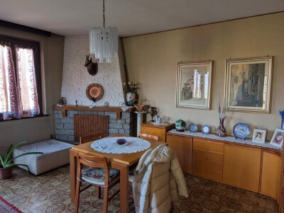 CUNARDO, CONTESTO BIFAMILIARE CON GIARDINO