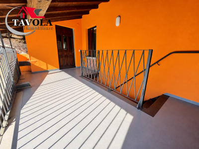 BRENTA, BILOCALE MANSARDATO CON TERRAZZINO COPERTO