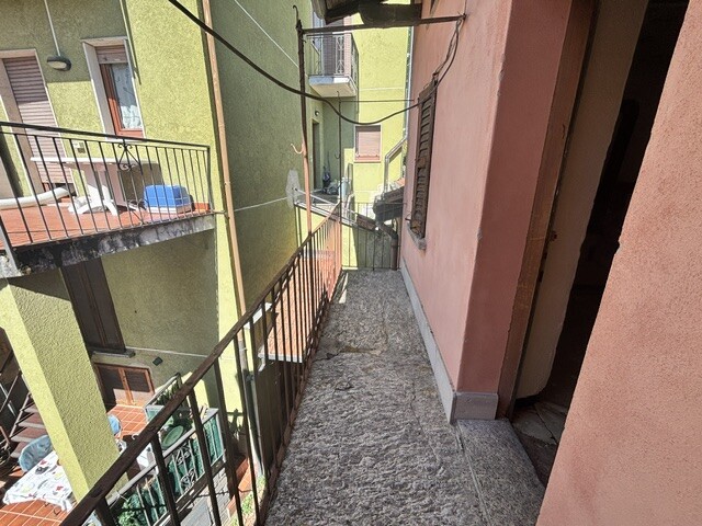 CUASSO AL MONTE, QUADRILOCALE DA RISTRUTTURARE CON CANTINA-20