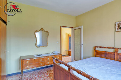 PORTO CERESIO, CASA BIFAMILIARE
