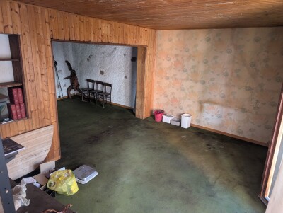CUASSO AL PIANO, PORZIONE DI CORTE CON BOX