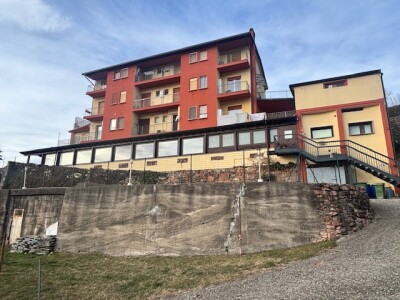 CUASSO AL MONTE, TRILOCALE CON VISTA LAGO