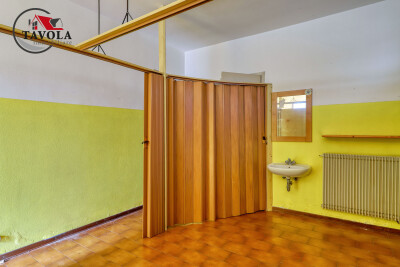 ARCISATE, TRILOCALE IN BIFAMILIARE