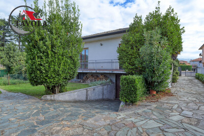 ARCISATE, VILLA CON GIARDINO-25