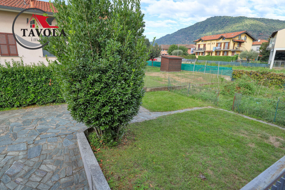 ARCISATE, VILLA CON GIARDINO-27