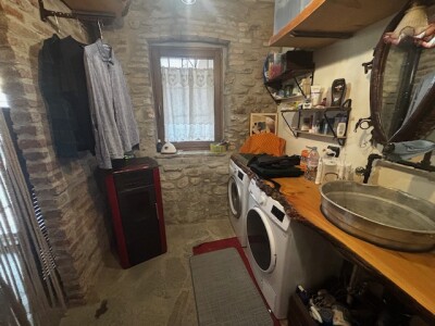 CUASSO AL MONTE, PORZIONE DI CASA RISTRUTTURATA