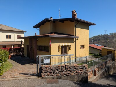 CUASSO AL MONTE, CAVAGNANO, VILLETTA PANORAMICA
