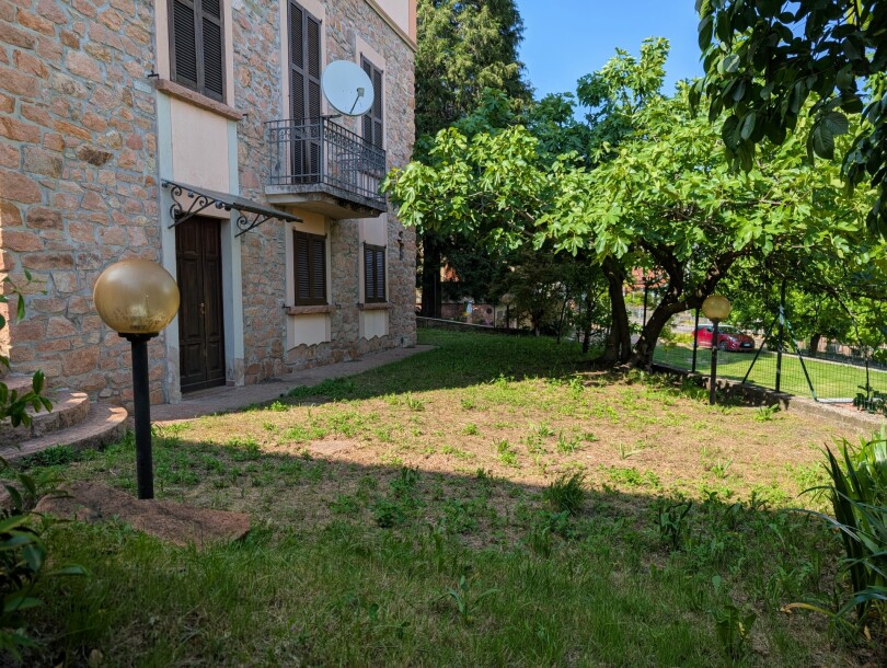 CUASSO AL MONTE, CASA INDIPENDENTE CON AMPIA AUTORIMESSA-3
