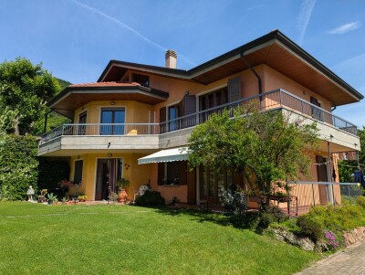 CUASSO AL PIANO, SIGNORILE VILLA CON PARCO