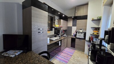 VARESE, AMPIO TRILOCALE CON TERRAZZA