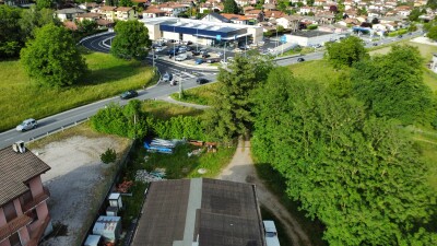 CUVEGLIO, CAPANNONE INDUSTRIALE CON PIAZZALE: