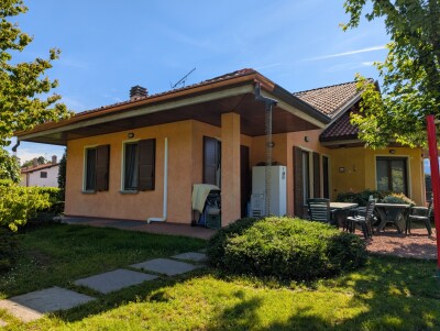 CUASSO AL PIANO, SIGNORILE VILLA CON PARCO