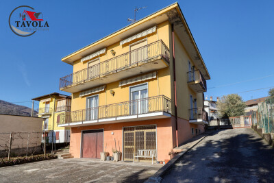 ARCISATE, TRILOCALE IN BIFAMILIARE