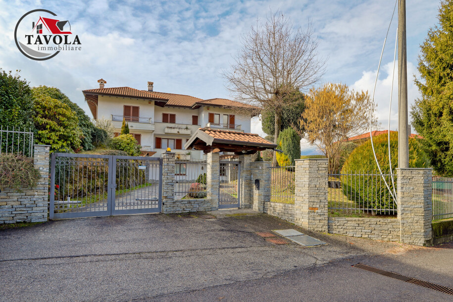 LUINO, PORZIONE DI VILLA BIFAMILIARE-34