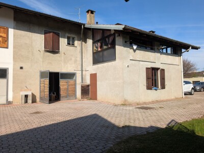 CUNARDO, CONTESTO BIFAMILIARE CON GIARDINO