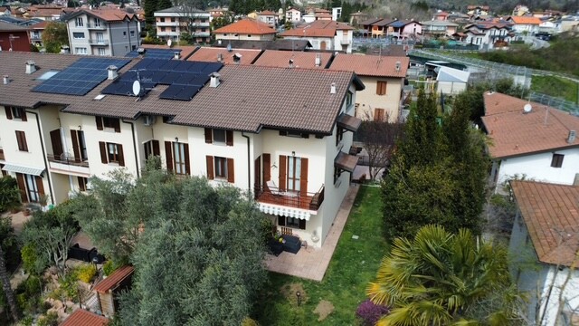 ARCISATE, VILLA A SCHIERA DI TESTA CON GIARDINO-42