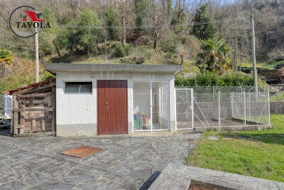 PORTO CERESIO, CASA BIFAMILIARE