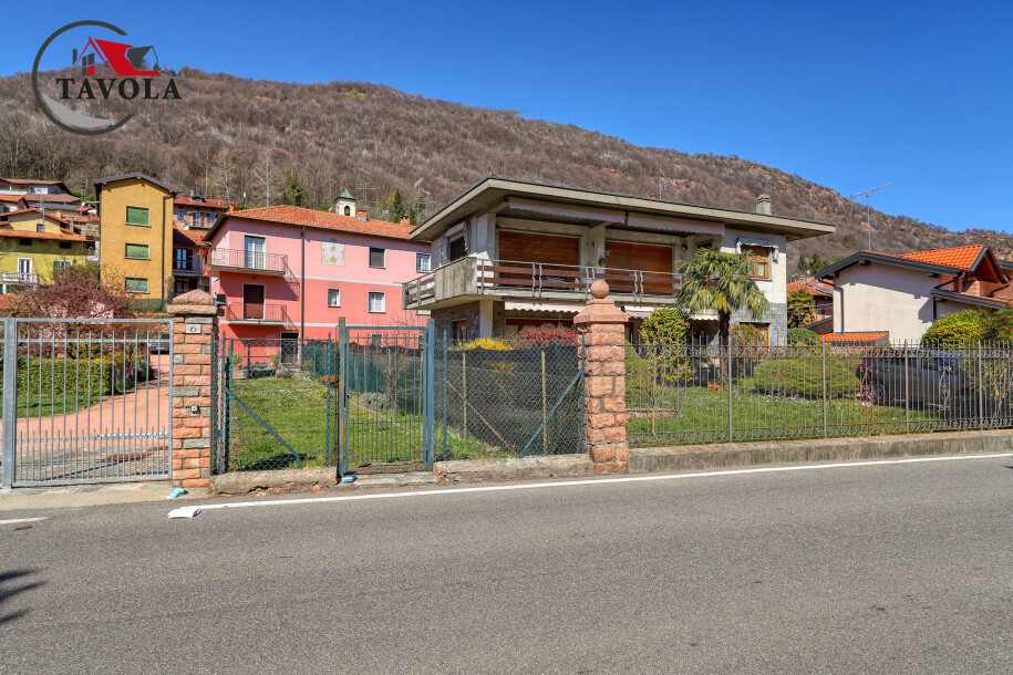 CUASSO AL MONTE, CAVAGNANO, TERRATETTO CON ACCESSORI-39