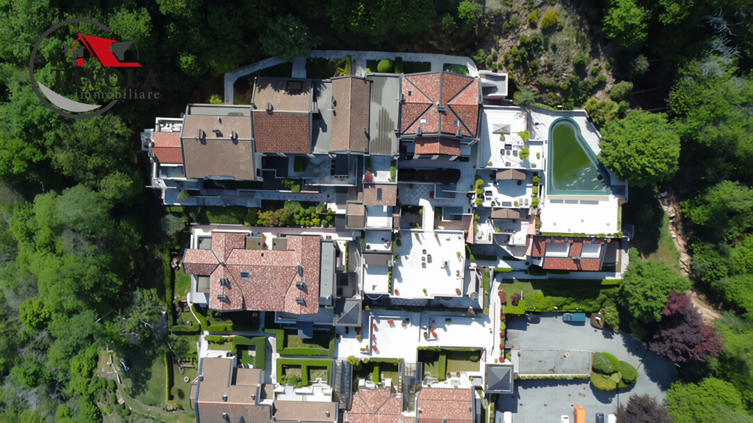 CUASSO AL MONTE, APPARTAMENTO CON PISCINA E VISTA LAGO-5