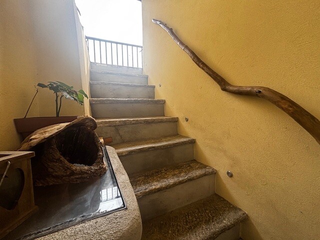 CUASSO AL MONTE, PORZIONE DI CASA RISTRUTTURATA-4