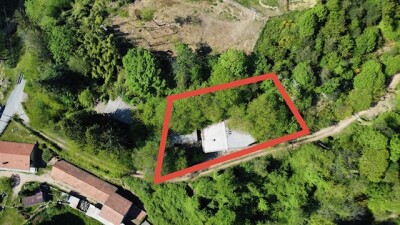 CUASSO AL MONTE, VILLA SINGOLA CON DEPENDANCE E BOSCO PRIVATO
