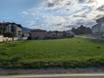 ARCISATE, TERRENO EDIFICABILE
