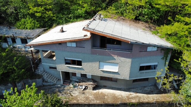 CUASSO AL MONTE, VILLA SINGOLA CON DEPENDANCE E BOSCO PRIVATO-5